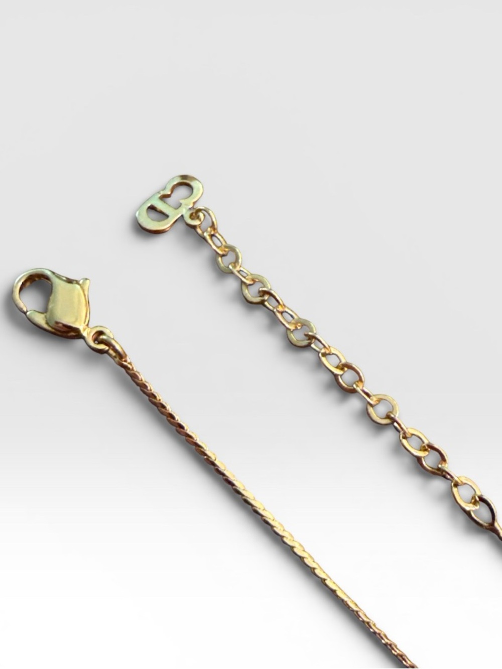 Christian Dior ✨ Gold-Plated Ruby Teardrop Pendant Necklace - Picture 4 of 4